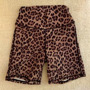 Weworewhat chain leopard bike shorts